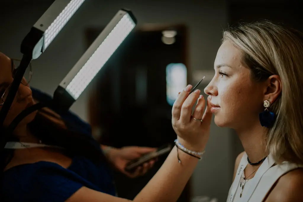 Szkolenie stylizacji rzęs Insta Effects w Toruniu – praca na modelce