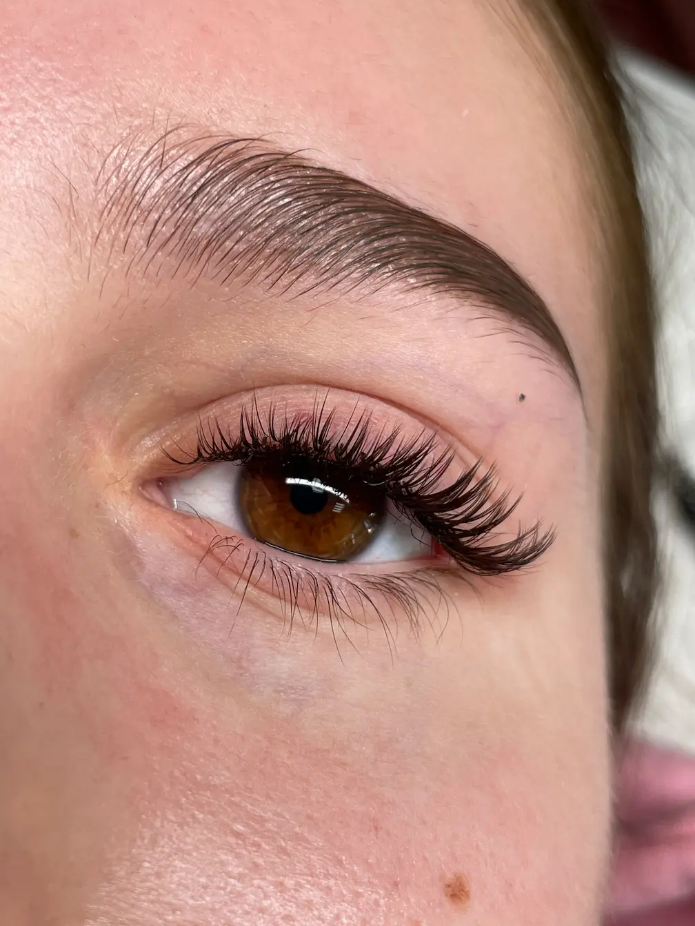 Technika przedłużania rzęs metodą wet effect